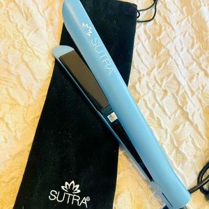 Sutra beauty ceramic flat iron hair straighter with infused magnetic plates